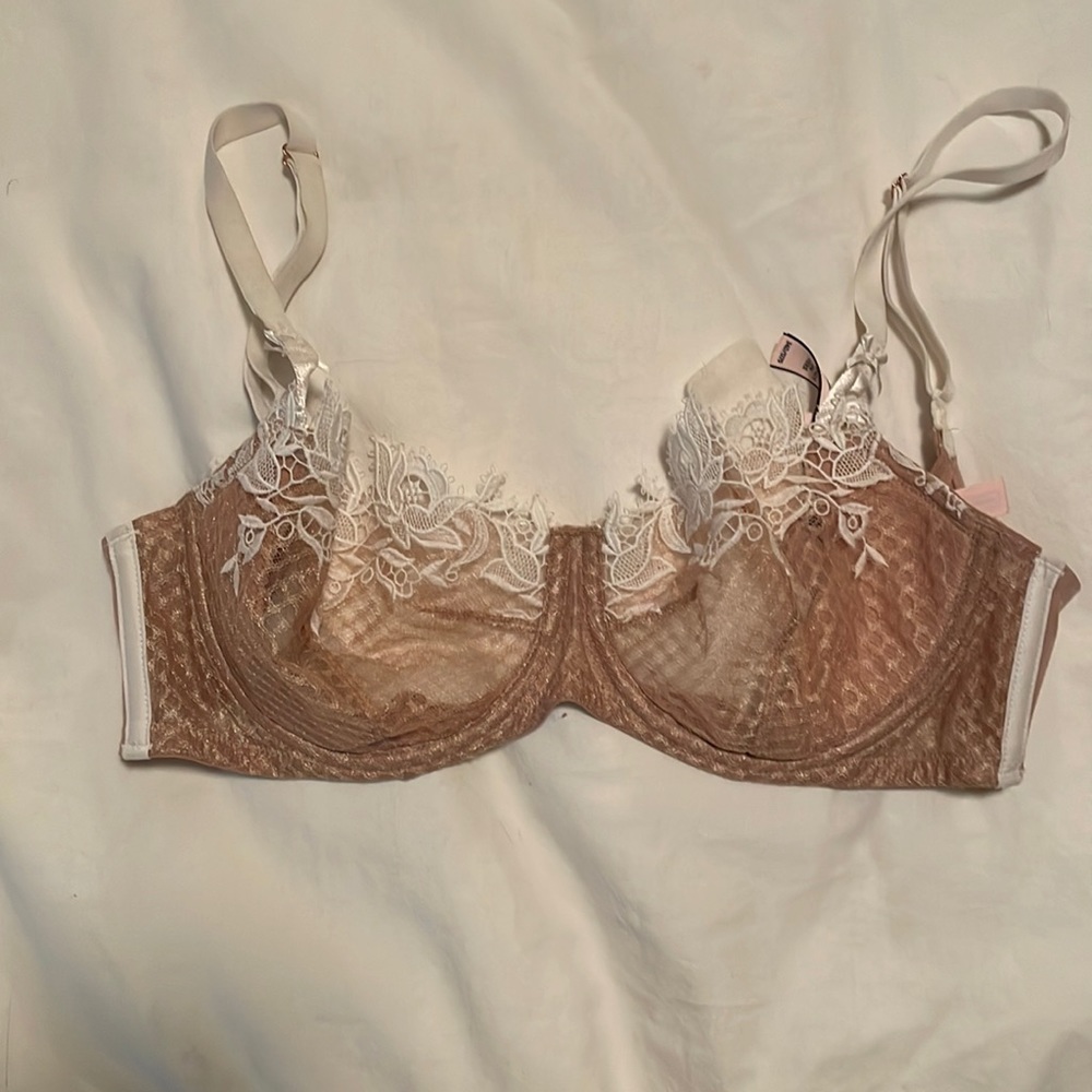 Victoria's Secret Nude and White Lace Underwire Bra